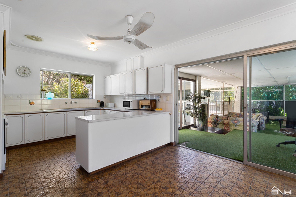 37 Mckenzie Ggrove, Kelmscott WA