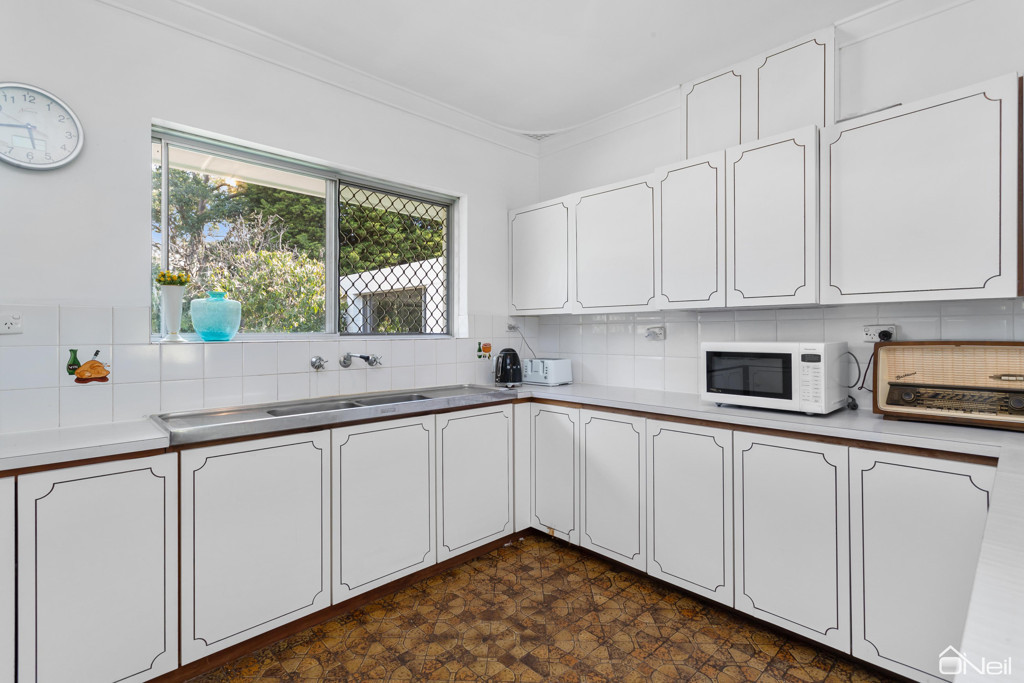 37 Mckenzie Ggrove, Kelmscott WA