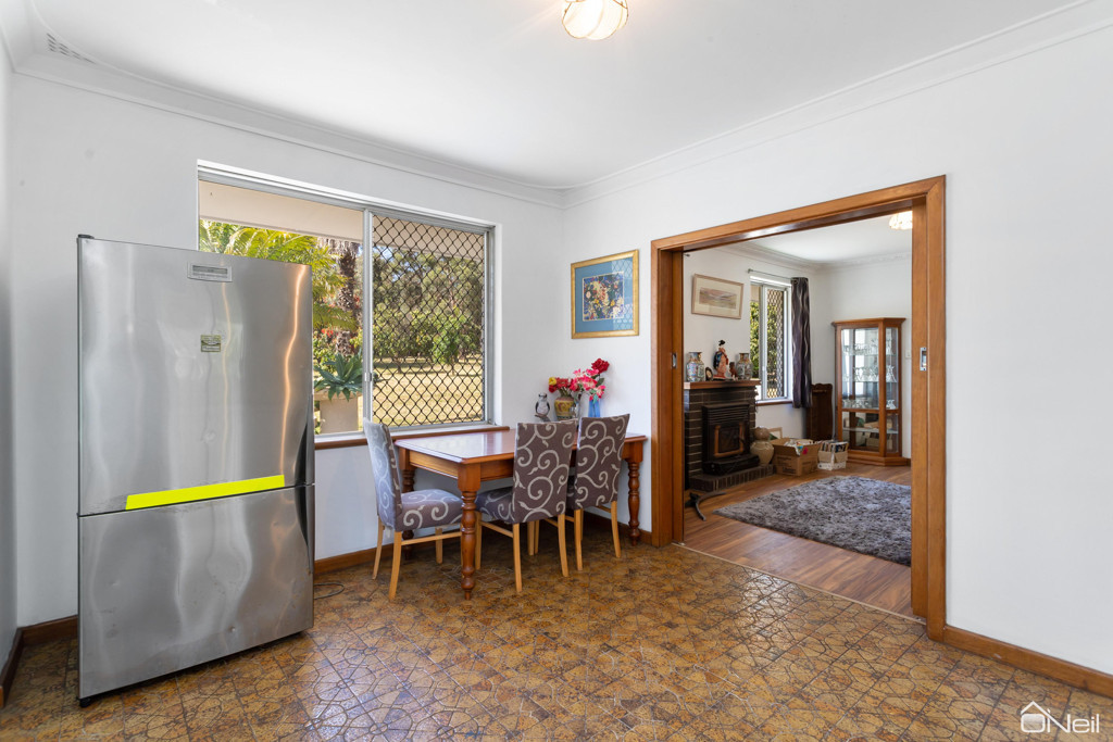 37 Mckenzie Ggrove, Kelmscott WA