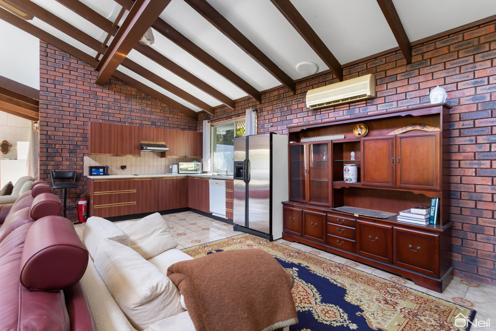 37 Mckenzie Ggrove, Kelmscott WA