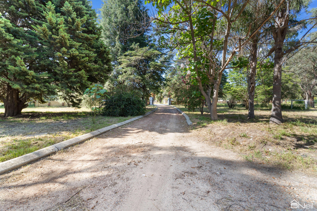 37 Mckenzie Ggrove, Kelmscott WA